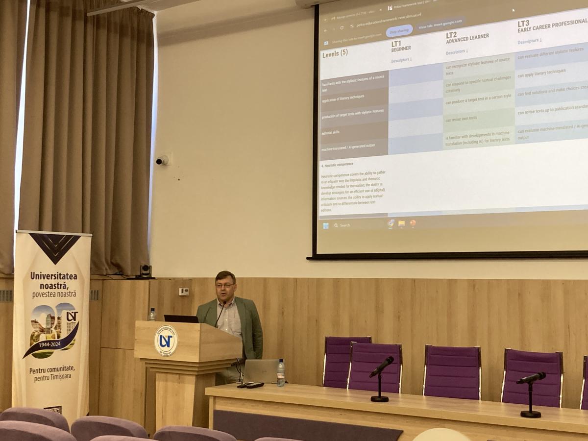 Duncan Large spreekt op bijeenkomst Petra-E Netwerk in Timisoara